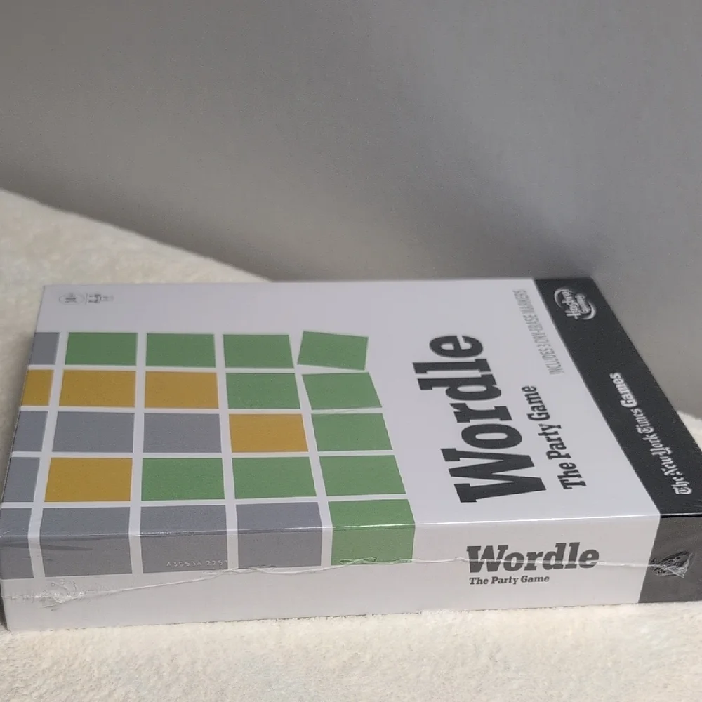 Hasbro Wordle The Party Game - White with Green & Yellow Tiles - Picture 5 of 16